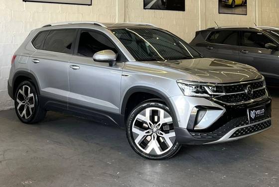 VOLKSWAGEN TAOS 1.4 250 TSI TOTAL FLEX HIGHLINE AUTOMÁTICO